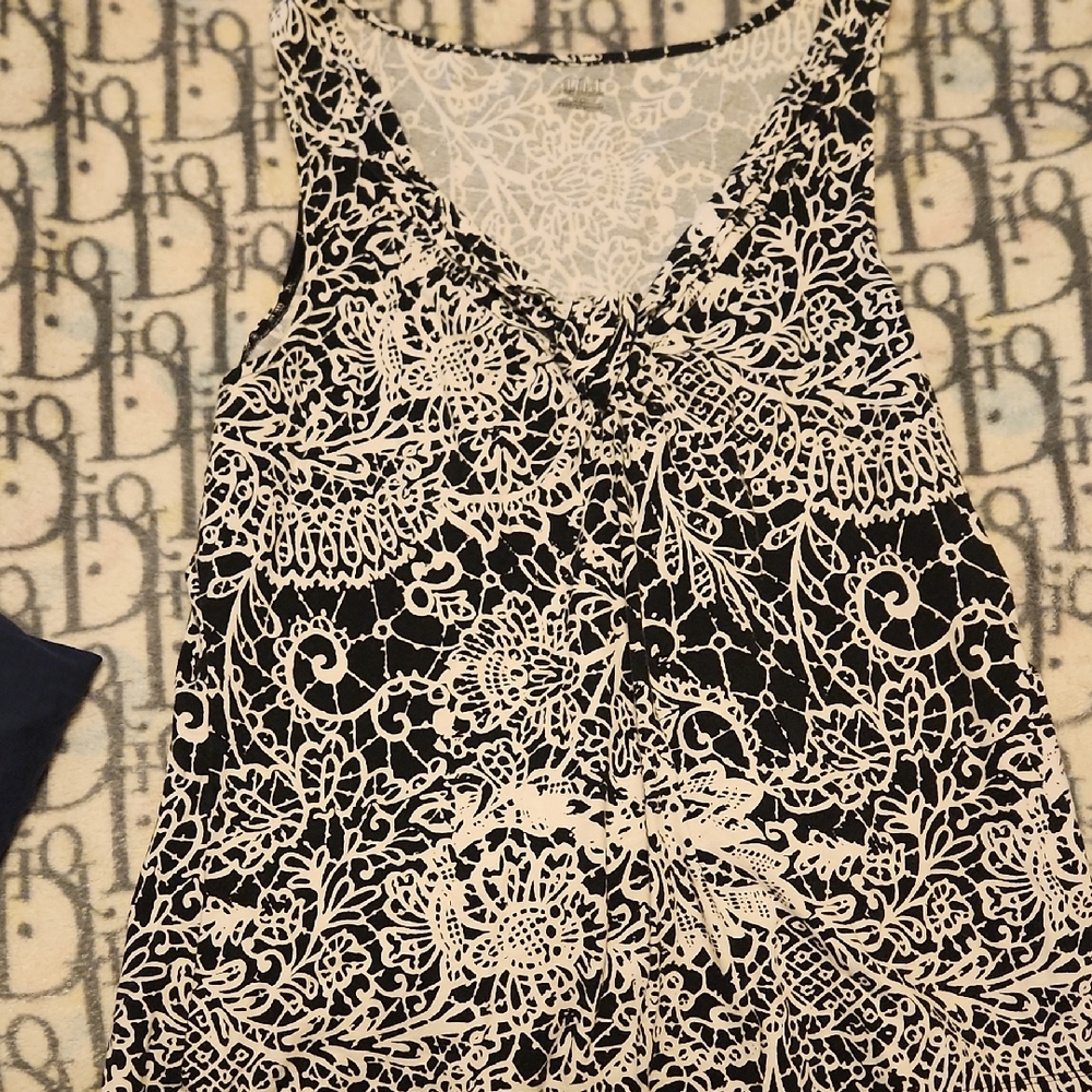 Black and White Lace Pattern Tank Top
